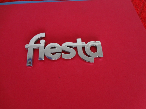 Emblema Ford Fiesta Usado Con Detalles
