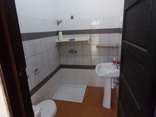 Bodega En Arriendo En Isla De Maipo Con 2 Oficinas Y Baño