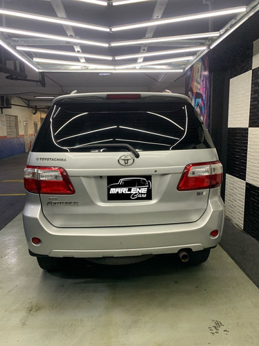 Toyota Fortuner 2010