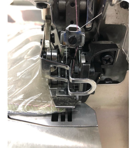 Imagen 8 de 9 de Maq Overlock Over 5 Hilos Industrial +lampara Led Nueva