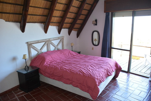 Casa Sobre El Mar