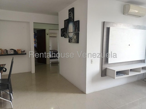 Maribel Morillo Asesor Inmobiliario De Rentahouse Vende Fabuloso Apartamento; Conectado A Planta Electrica; Cercano A Centro Comerciales Y Comercio Variado Del Este De Barquisimeto Lara