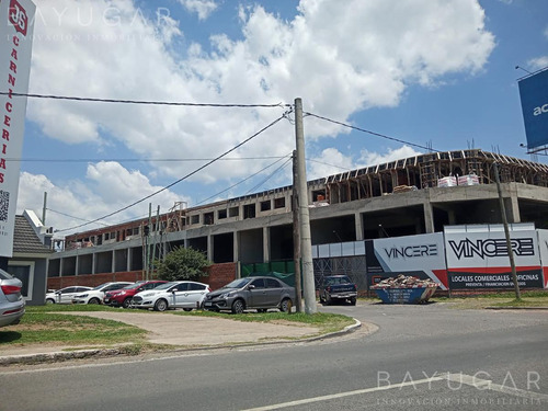Venta / Locales Comerciales Sobre Panamericana / Bayugar Negocios Inmobiliarios