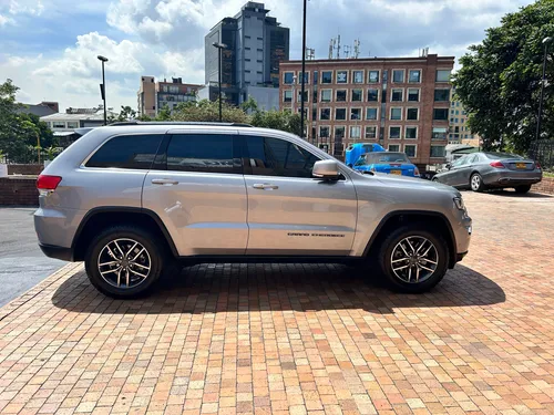 Jeep Grand Cherokee Laredo