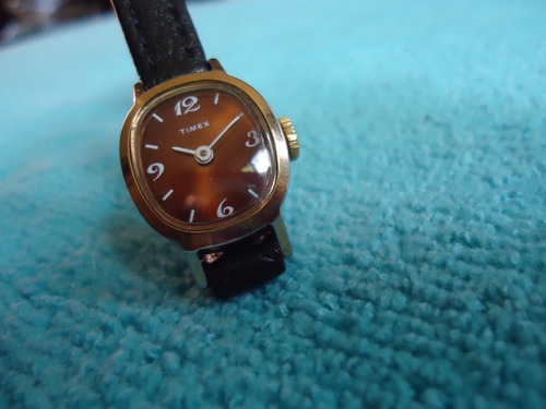 Timex Micro Reloj Retro Vintage Para Mujer (Usado)