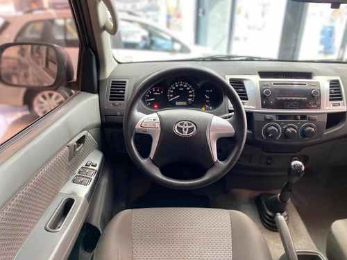 Imagen 13 de 14 de Toyota Hilux 2014 2.5 Cd Dx Pack 120cv 4x2