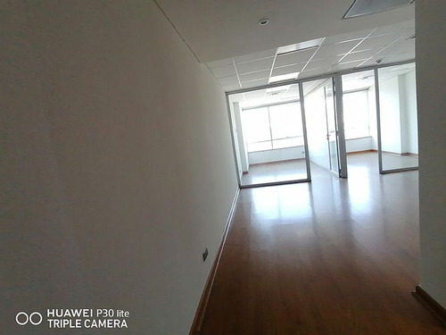 Oficina Arriendo Av La Dehesa/ Portal La Dehesa
