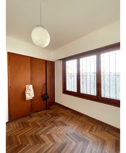 Venta Ph 4 Amb. C/ Dep. Primer Piso. Chauvin