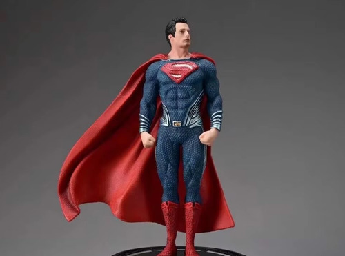 Figura Superman Heny Cavill Con Base Luminosa Dc Definida