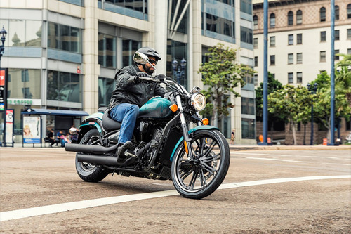 Kawasaki Vulcan 900 Custom