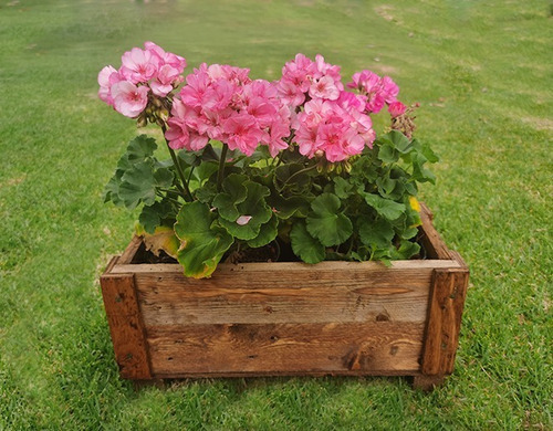 Imagen 5 de 9 de Maceta De Madera Tipo Jardinera De Barrote Chica Color Roble