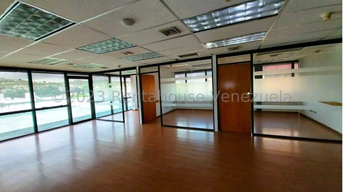 Local Comercial Acondicionado Como Oficina En Alquiler En Los Cortijos  24-4912  Lsig