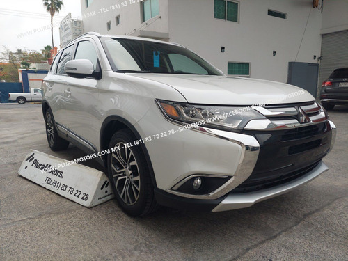 Imagen 3 de 15 de Mitsubishi Outlander S E Aut C V T 2018 Tela Quemacocos Cli