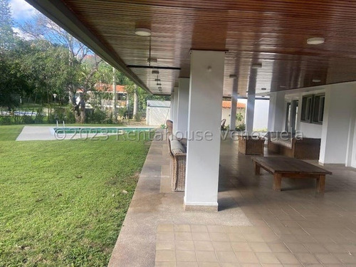 Baja De Precio En Venta ¡espectacular Casa En Valle Arriba Con Acceso A Campos De Golf! Alfonso 25-7912