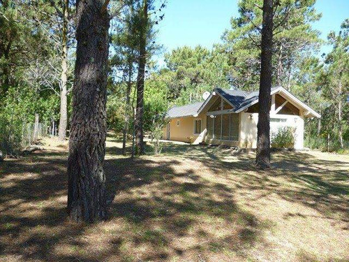 Pequeña Casa De Campo Petrel