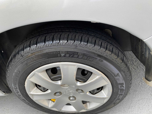 Peugeot 207 Passion 1.4 Xr Flex 4p 2012