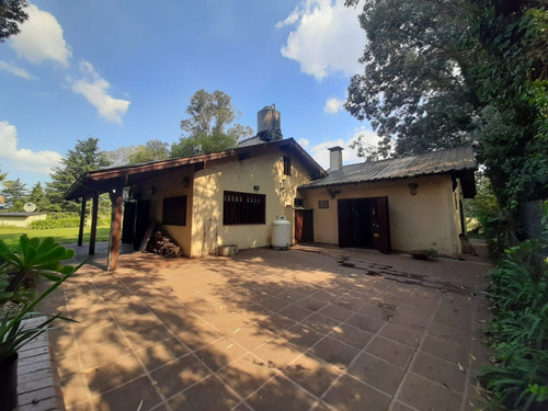 Imagen 3 de 18 de Excelente Casa Quinta Sobre Lote De 6615 Mts2