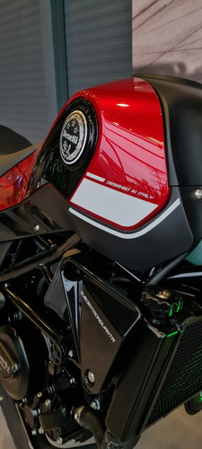 Imagen 19 de 25 de Benelli Leoncino 250 Abs , Benelli Store Pilar Mp