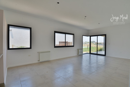Casa Interno #0-100 - Pilar Del Este - San Ramiro - 528m2 #id 14128
