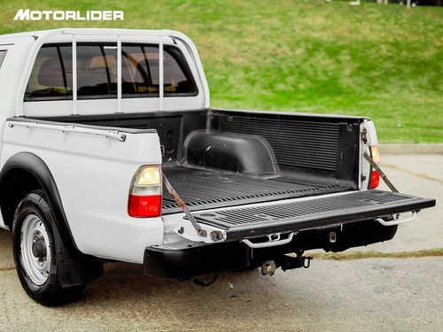 Imagen 15 de 25 de Mitsubishi L200 New 2.5 Diesel 4x2 | Permuta / Financia