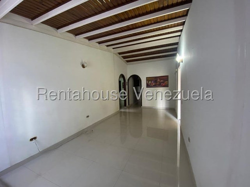 Maritza Lucena Vende Linda Casa Con Acabados De Primera, En Urbanismo Cerrado Y Vigilancia Privada, De Cabudare, Cocina Con Tope De Granito, Tanque Subterráneo, Vigilancia 24/7, Áreas Recreativas,