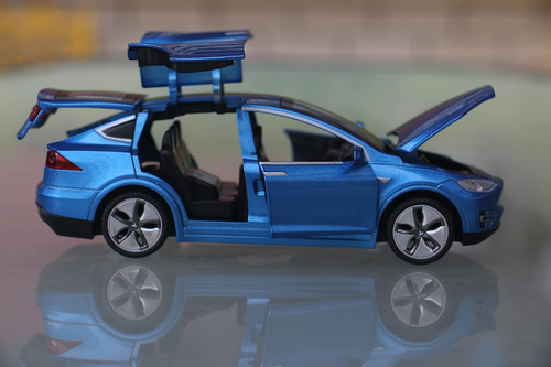 1:32 Escala Coche Modelo X Aleación Diecast Pull Back Ele...