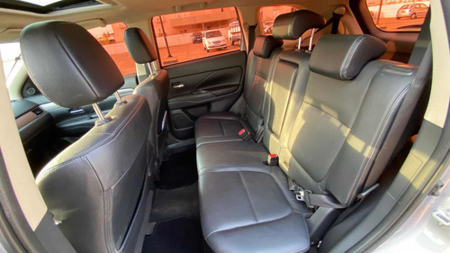 Imagem 9 de 15 de Mitsubishi Outlander 2014 3.0 V6 Gt 4wd 5p