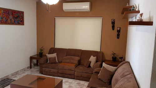 Casa En Venta Col. Roble Norte, San Nicolas De Los Garza