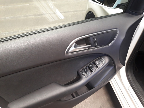 Mercedes Benz B200