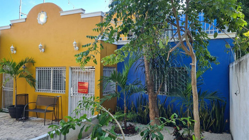 Edificio De 2 Plantas, En El Centro, Mérida .