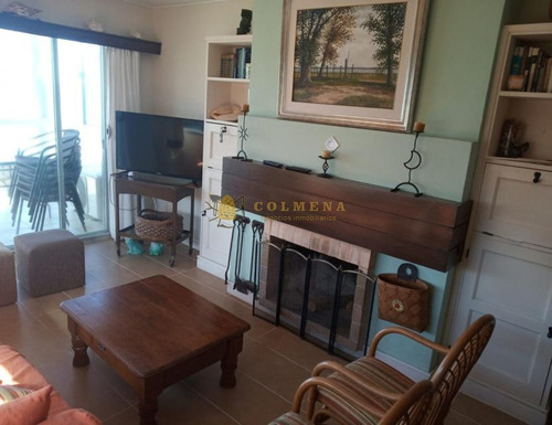Apartamento En Venta, 3 Dormitorios.- Ref: 3946