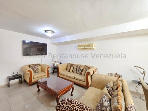 Amplio Apartamento Amoblado En Venta, Urb. Los Caobos, Maracay, Planta Electrica Y Pozo, 25-15272 Mv