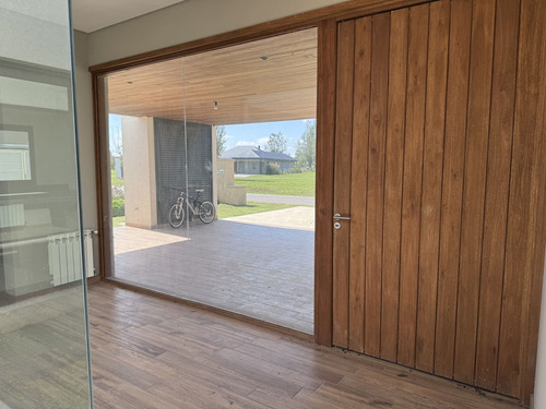 Venta Casa 3 Dormitorios La Rinconada Barrio Cerrado Ibarlucea
