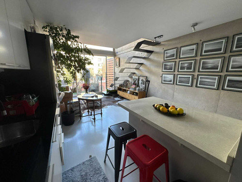 Moderno Dúplex Con Terraza Y Gran Diseño (104432)