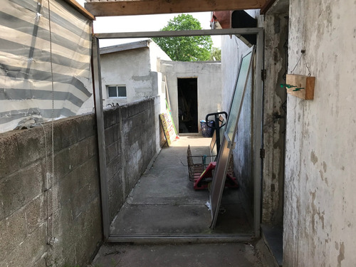 Padrón Con 2 Casas, 1 Alquilada Y Otra A Reacondicionar