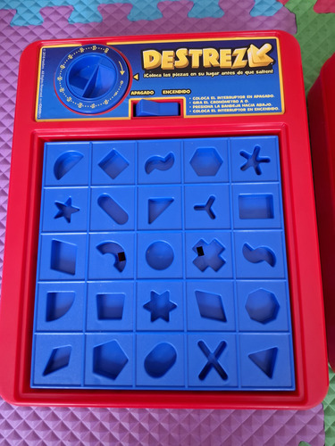Paquete Juegos De Mesa Destreza Hasbro Y Operando (Usado)