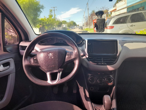 Peugeot 208 1.5 año Allure