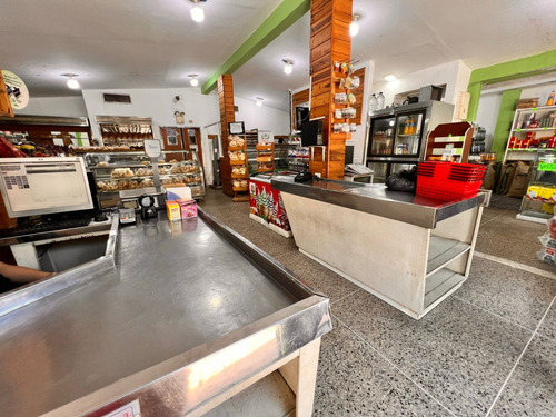 Epcv-049 Zona Oeste Panadería Sector Amparo