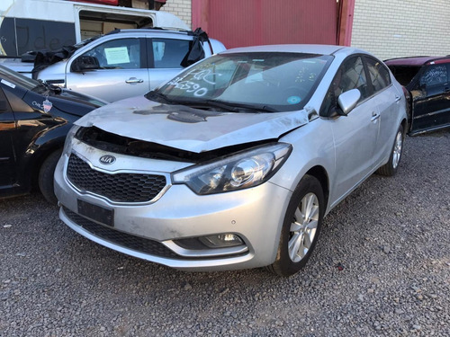 Imagem 4 de 6 de Sucata Kia Cerato 2013/2014 128cvs