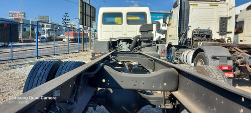 Imagem 4 de 10 de Ford Cargo 1717 Chassi