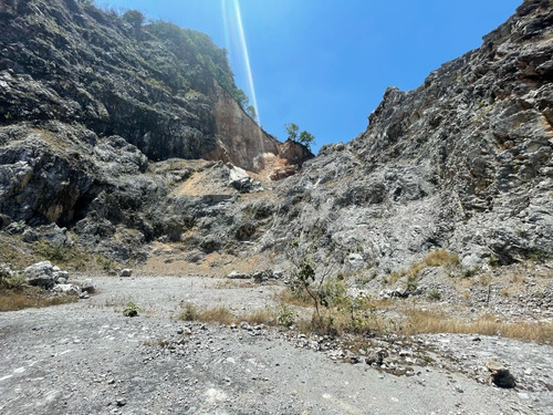 Terreno En Venta De 286,577 M² En Huiloapan, Veracruz, Ideal Para Explotación Minera De Roca Caliza. Uso Industrial. Excelente Ubicación Cerca De Córdoba Y De La Autopista México-veracruz.