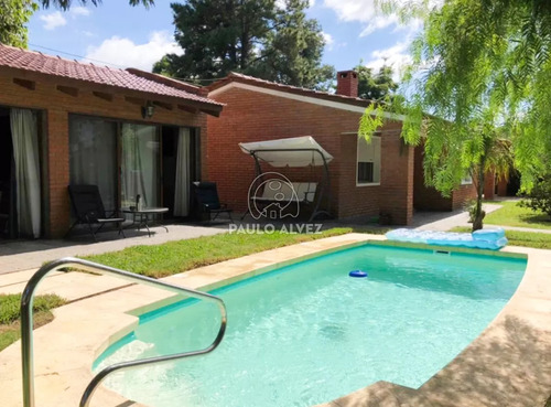 Casa En Alquiler Temporal, En Piriápolis, Ideal Para Disfrutar En Familia, Piscina Climatizada, Predio Cercado.