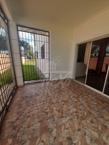 Imagen 13 de 16 de Amplia Casa Con Un Gran Patio En Santiago Llanos De Gurabo (jpc-215)