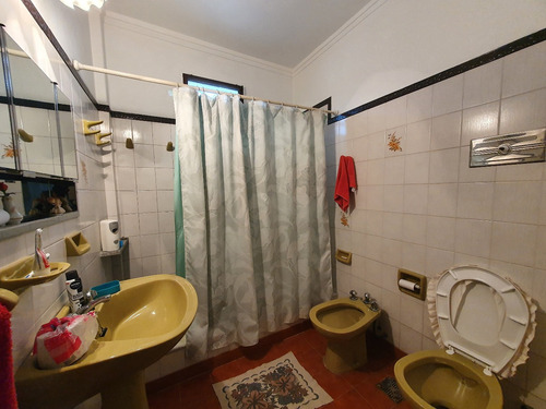 Imagen 11 de 11 de Casa 3 Ambientes Impecable, 2 Deptos Y Cocheras Varias