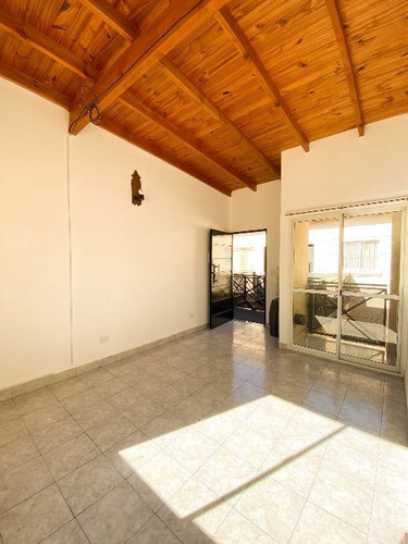 Imagen 3 de 10 de Departamento Tipo Casa En Venta En Remedios De Escalada Oeste