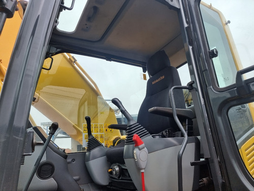 Imagem 12 de 13 de Escavadeira Komatsu Pc 210 Ano 2020