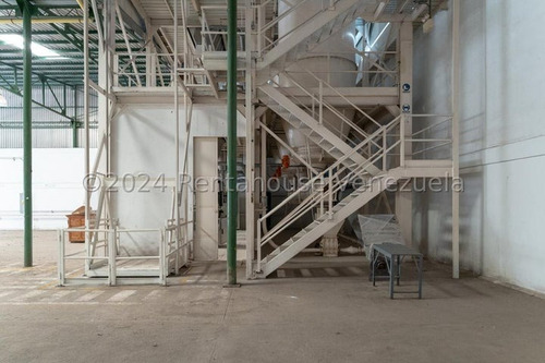 En Venta Complejo Industrial Con Un Area De 2.752,14 Mts2 Cagua 25-620 Gjg