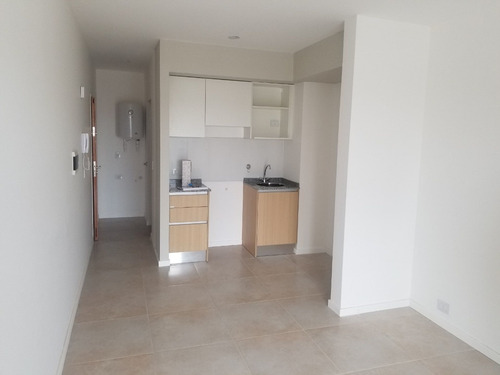 Imagen 2 de 9 de Monoambiente En Venta En Barrio Constituyentes.