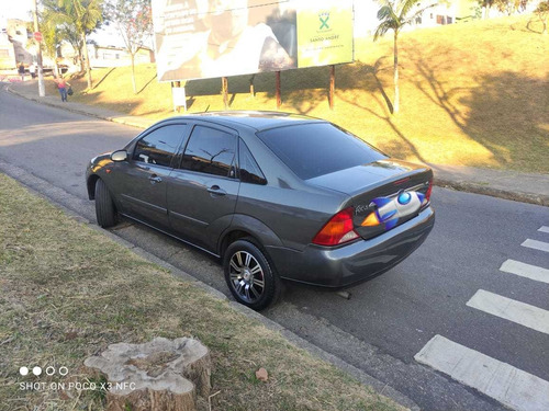 Imagem 7 de 14 de Ford Focus Sedan 2001 2.0 Ghia 4p