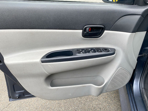 Imagen 18 de 25 de Hyundai Accent Gls 2010